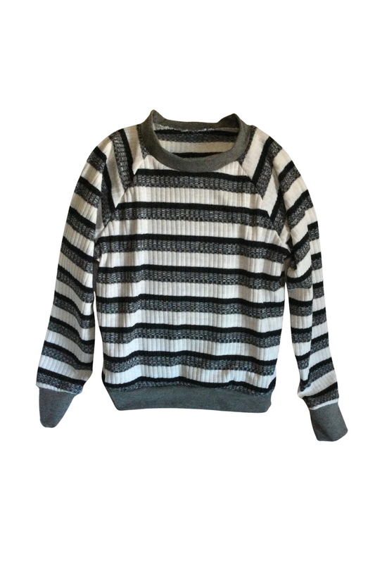 KNIT PULLOVER SWEATER