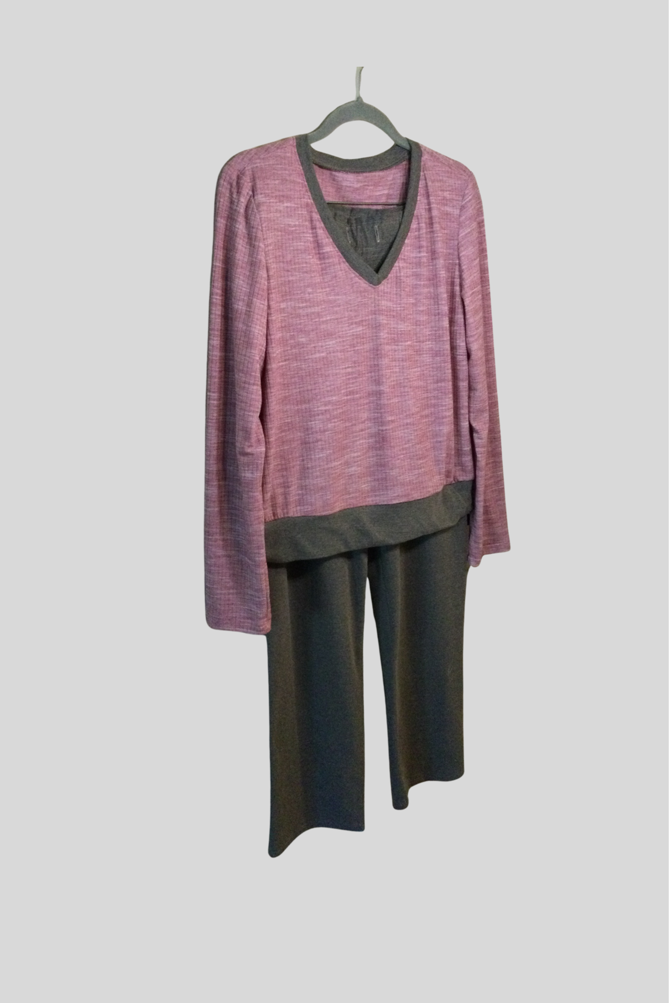 CASUAL PULLOVER AND PANTS SET